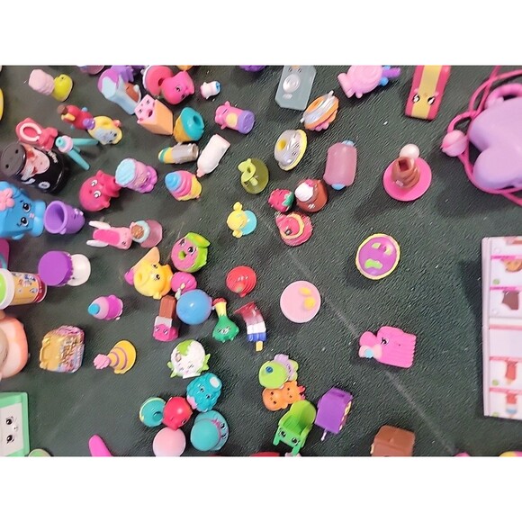 HUGE Shopkins Lot Random Figures Basket Containers Mixed Seasons lot Dolls - Picture 4 of 16